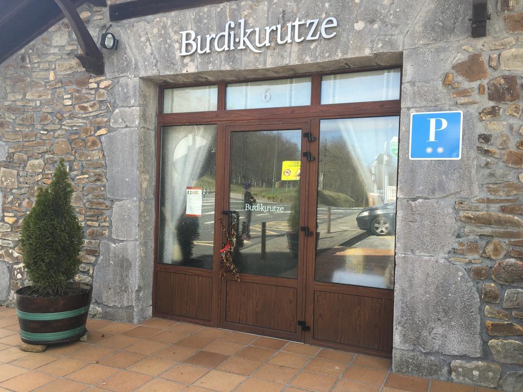 Burdi -Kurutze Pension Urquiola Екстериор снимка